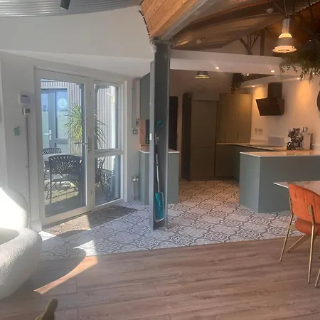 Lily's Place Apartment